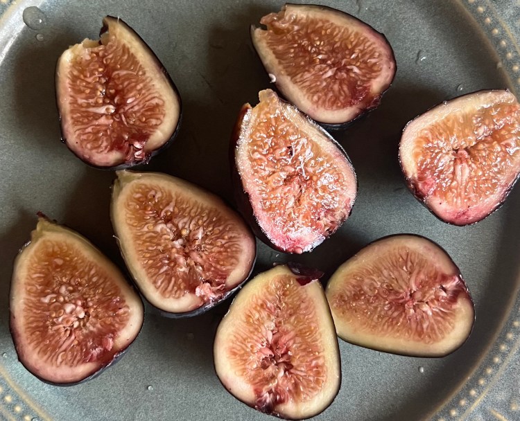 5 Holiday Non-Negotiables